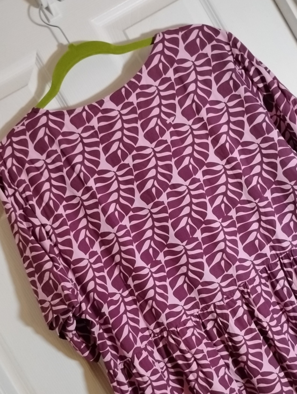 Hawaiian Leaf-Print Relaxed Maxi Dress in Mauve and Dusty Rose Blue Ginger - Picture 7 of 14